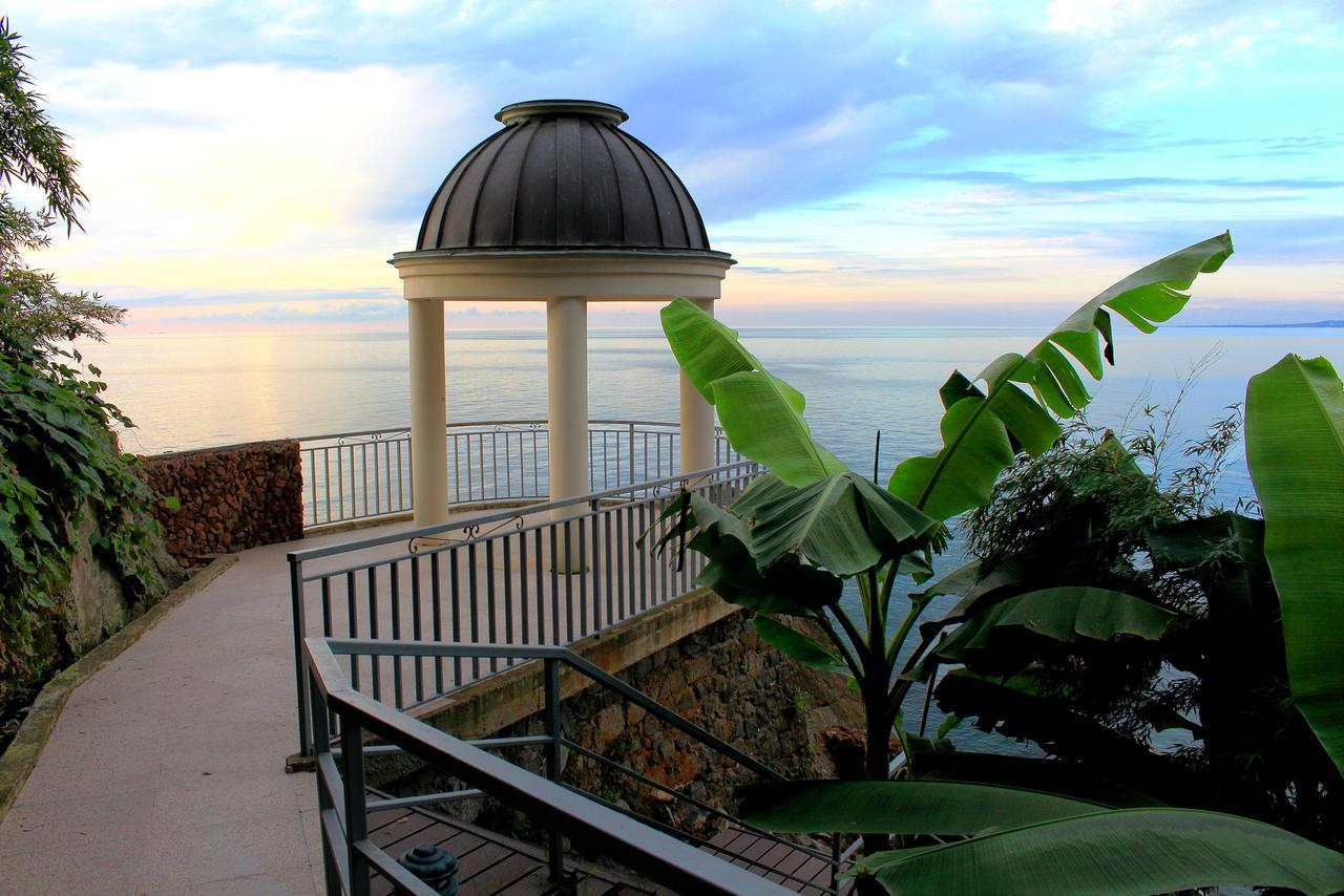 Castello Mare Hotel Kobuleti Exterior photo